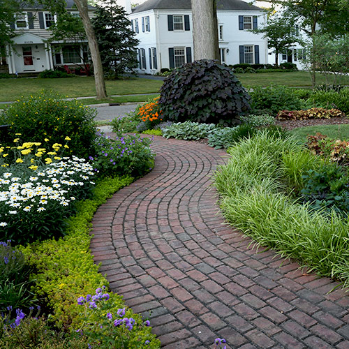 Neuinterpretation Curb Appeal Garden Tour