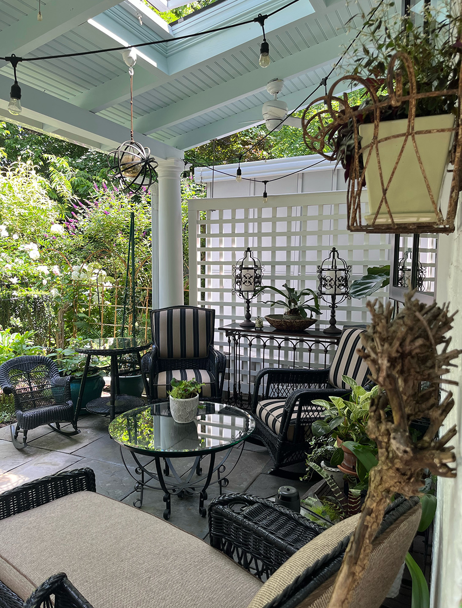 überdachte Terrasse Sitzbereich